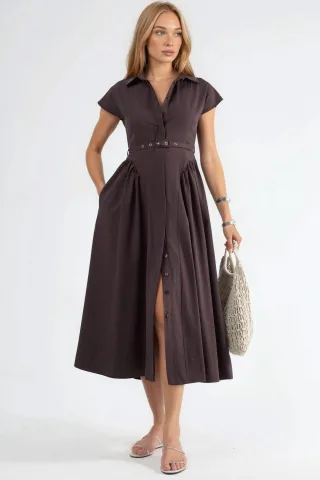 Midikleid mit Gürtel und Hemdkragen
