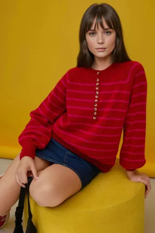 Gestreifter Knopfkragenpullover