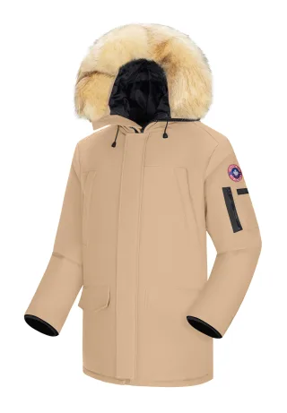 Subprime-Parka für Herren. Der Parka besteht aus hochwertigem Polyester und hat ein warmes Innenfutter. Ideal für die kalten Wintermonate. Der Pelzkragen besteht aus Kunstfell und ist abnehmbar.