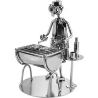 BRUBAKER Dekofigur Schraubenmännchen Grillmeister mit Fisch Grill (1 St), kunstvolle Metallskulptur für Köche und Griller, Metallfigur