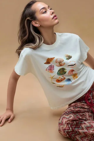 Bedrucktes Regular Fit Rundhals T-Shirt aus 100% Baumwolle