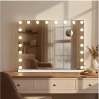 CLP Schminkspiegel Norlina (1er), Vergrößerungsspiegel (10-fach), LED, USB-Ports