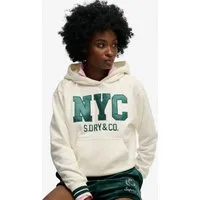 Superdry Kapuzensweatshirt COUNTRY CLUB VARSITY HOOD besondere Stickerei in glänzender Optik