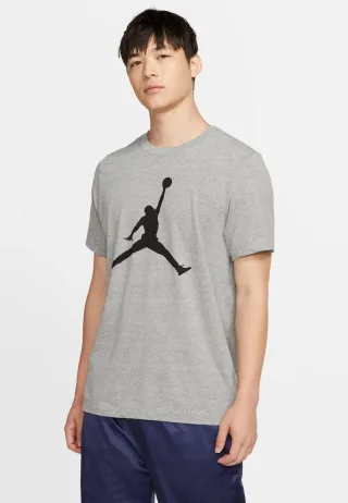 NIKE Herren M J Jumpman SS Crew T Shirt in grau