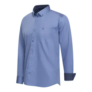 Cappuccino Italia Hemd für Herren. Das Hemd ist aus Baumwolle und Elastan gefertigt und hat eine normale Passform. Auf der Brusttasche ist ein schönes Cappuccino-Logo aufgestickt. Marke: Cappuccino ItaliaModellname: Stretch Shirt AnconaKategorie: Her