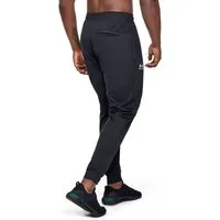 Under Armour® Jogginghose SPORTSTYLE TRICOT JOGGER für vielseitige Aktivitäten, leichtes Material, elastischer Bund