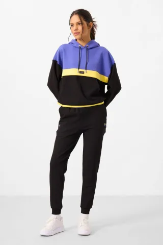 Farbblockiertes Kapuzen-Sweatshirt- und Hosen-Set