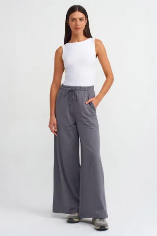 Strukturierte Baumwoll-Hosen mit weitem Bein