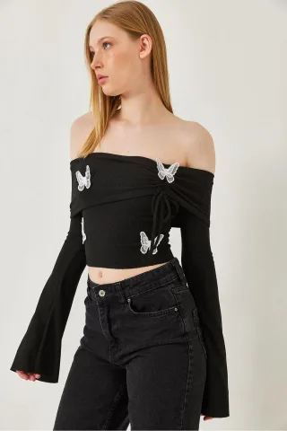 Bestickte Kurzbluse mit Madonna-Kragen