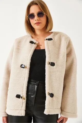 Faux-Fur-Jacke ohne Kragen mit Knopfverschlüssen