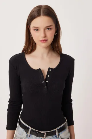 Slim Fit U-Hals Langarmbluse