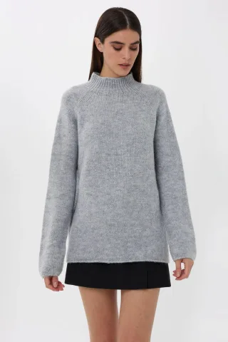 Übergroßer Pullover mit hohem Kragen