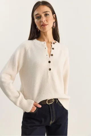 Entspannte Passform Strickpullover mit Knopfleiste