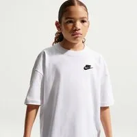 Nike Sportswear T-Shirt Nike Sportswear Big Kids' T-Shirt für Jugendliche geeignet, mit Rundhalsausschnitt, aus Baumwolle