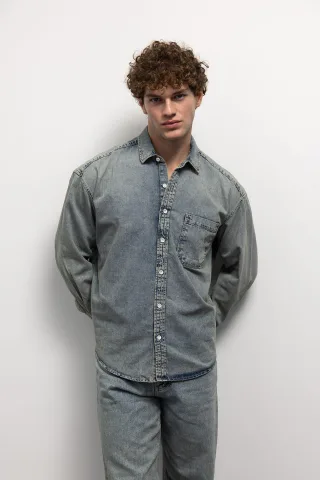 Regular Fit Denim Hemd mit Knöpfen und Tasche