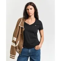 Gant T-Shirt REG SHIELD KA V-NECK T-SHIRT mit einer kleinen Logostickerei auf der Brust