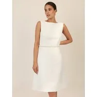 Apart Abendkleid aus Strukturstoff mit Perlengürtel