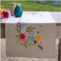 Vervaco Kreativset Vervaco Tischläufer Plattstich Stickpackung "Heiteres Frühjahr", St..., (embroidery kit by Marussia)