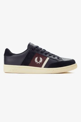 Fred Perry B725 Leder Wildleder Herren Sneakers Marineblau/Ecru/Oxblood