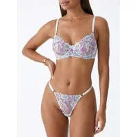 Elegant Love Set: Bügel-BH Sexy Dessous-Set – Damen BH und Tanga mit floraler Spitze (Set, 2-tlg., mit String) Lingerie-Set – Reizwäsche mit Stickerei für besondere Momente