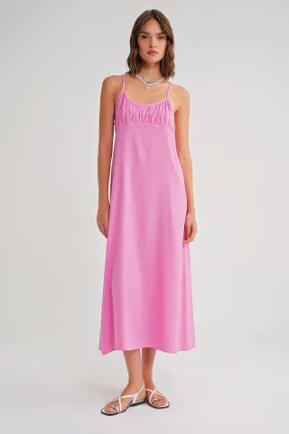 Träger Maxi-Kleid mit gerafftem Detail