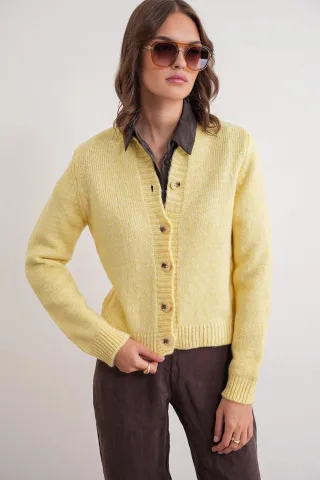 Rippstrick-Button-Cardigan