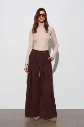 Weite, plissierte Hose