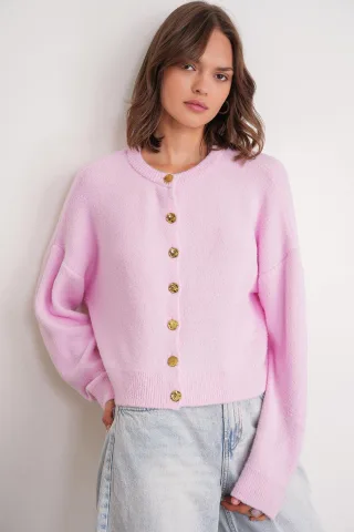 Geknöpfte gerippte Strickjacke