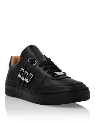 Niedrig geschnittene Sneakers Skull