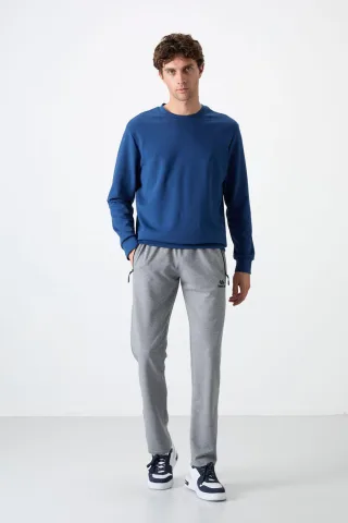 Herren Sweatpants im regulären Schnitt mit geradem Bein