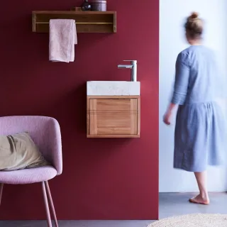 Badunterschrank aus Teakholz und Waschbecken aus cremefarbenem Marmor Basic crem