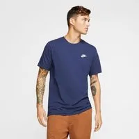 Nike Sportswear T-Shirt M NSW CLUB TEE mit Logostickerei auf der Brust, aus Jersey-Material, Regular Fit