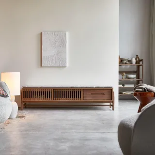 TV-Schrank Isaure aus massivem Nussbaumholz und Premium-Terrazzo 175 cm