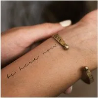 Inkster Schmuck-Tattoo be here now Tattoo, wasserfestes temporäres Tattoo, 2 Wochen Halt