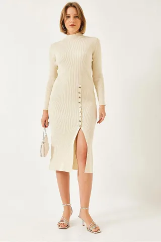 Rippstrukturierter Rollkragen-Midi-Strickkleid