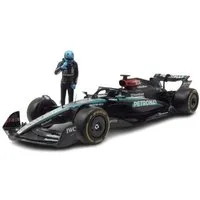 Bburago Modellauto Mercedes AMG W15 E #63 Formel 1 2024 mit Russel Figur, Maßstab 1:24