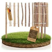 BooGardi Beetumrandung Beeteinfassung Steckzaun Staketenzaun mit Rinde, LxH: 300x35 cm, 35 cm hoch x 300 cm lang Lattenabstand 7-9cm · 6 Größen, Mini Zaun · Kleiner Gartenzaun zum Stecken · Holz · Garten