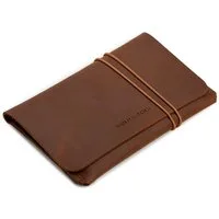 Gentlemen's Brieftasche Reisepasshülle - mit Extra-Fächer für Kreditkarten & Impfpässe, aus hochwertigem Echtleder & ideal als Geschenk
