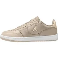 Jordan Jordan Court Connect Low Sneaker inspiriert vom Look des Air Jordan 1