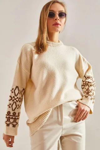 Rundhals-Jacquard-Strickpullover mit Stickerei