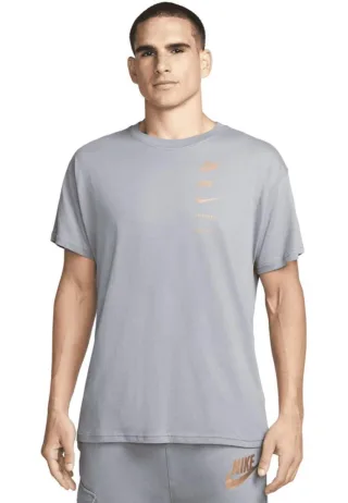 Nike Sportswear Standard Issue T-Shirt in Polar Grau