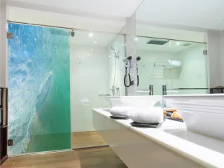 Versiegeln Sie Ihre Glasdusche mit Ihrem eigenen Motiv