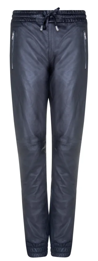 Schwarz