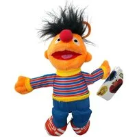 Sesamstrasse Kuscheltier Sesamstrasse Kuscheltier Ernie Kuscheltier Plüsch Figur 20 cm (1-St), Super weicher Plüsch Stofftier Kuscheltier für Kinder zum spielen