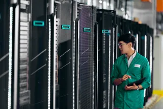 HPE Compute Scale-up Server 3250 2U NVMe Hot Plug Boot Optimized Storage Device | s4s79a | 1,1 mm - 11 mm