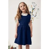 Next Latzkleid Schulkleidung Latzkleid mit Rüschendetail (1-tlg)