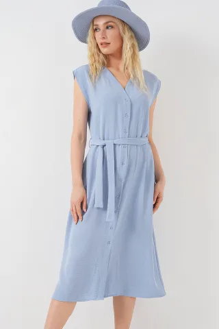 Strukturiertes V-Ausschnitt-Midikleid mit Knopfverschluss