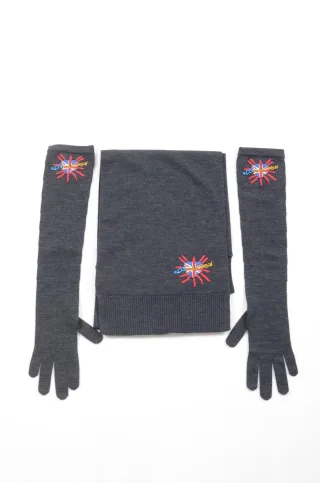 Dolce & Gabbana Women 'DG Loves London' Scarf, Gloves and Beanie Set