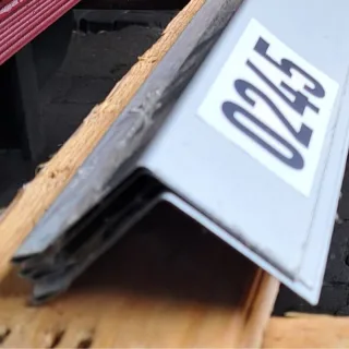 Traufenblech | 2,00 m Länge | Weißaluminium ( RAL 9006 )