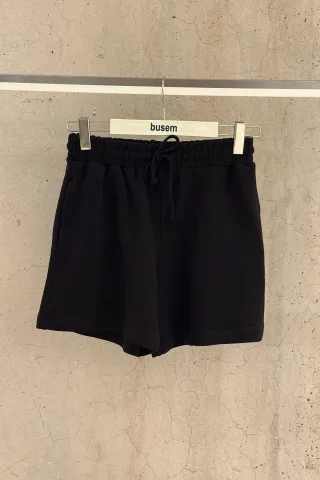 Schwarz